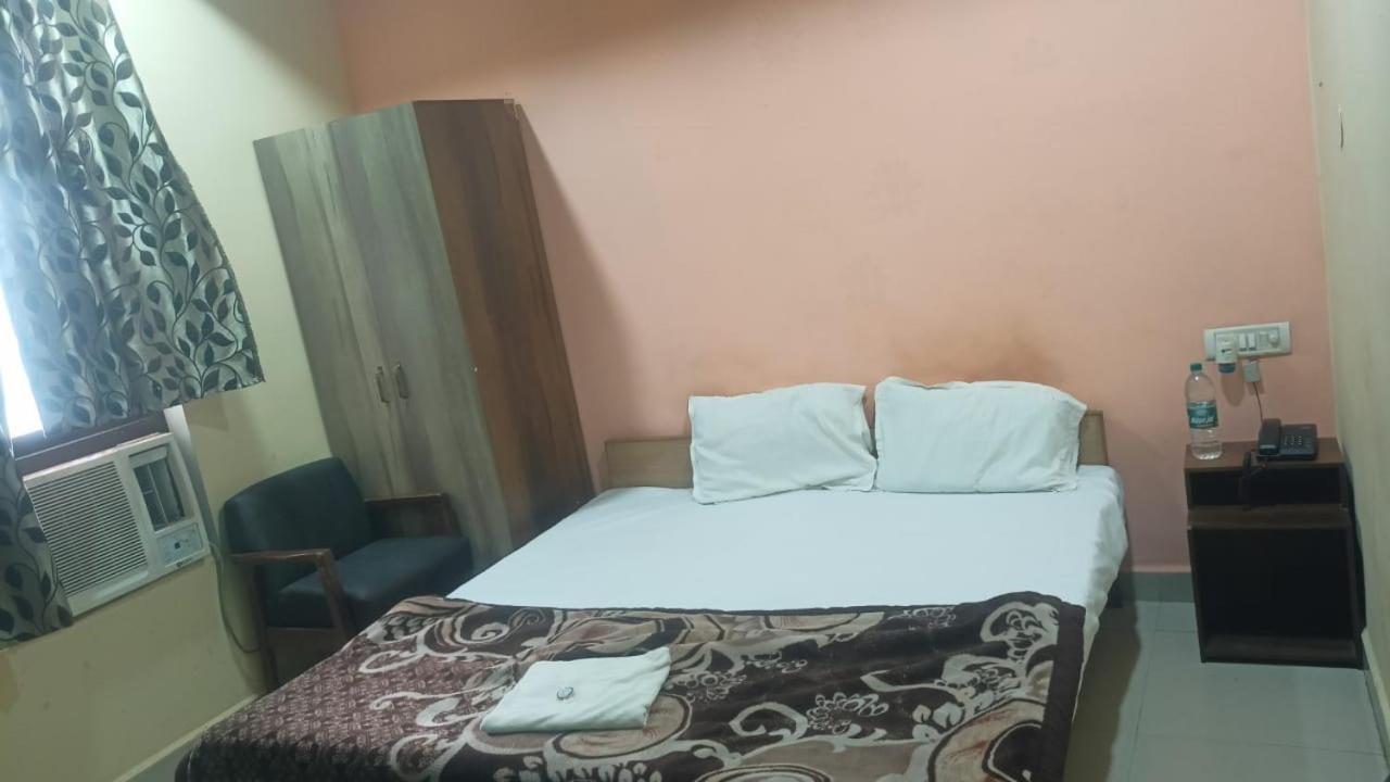 Hotel Shyam Utsav Mirzapur ภายนอก รูปภาพ